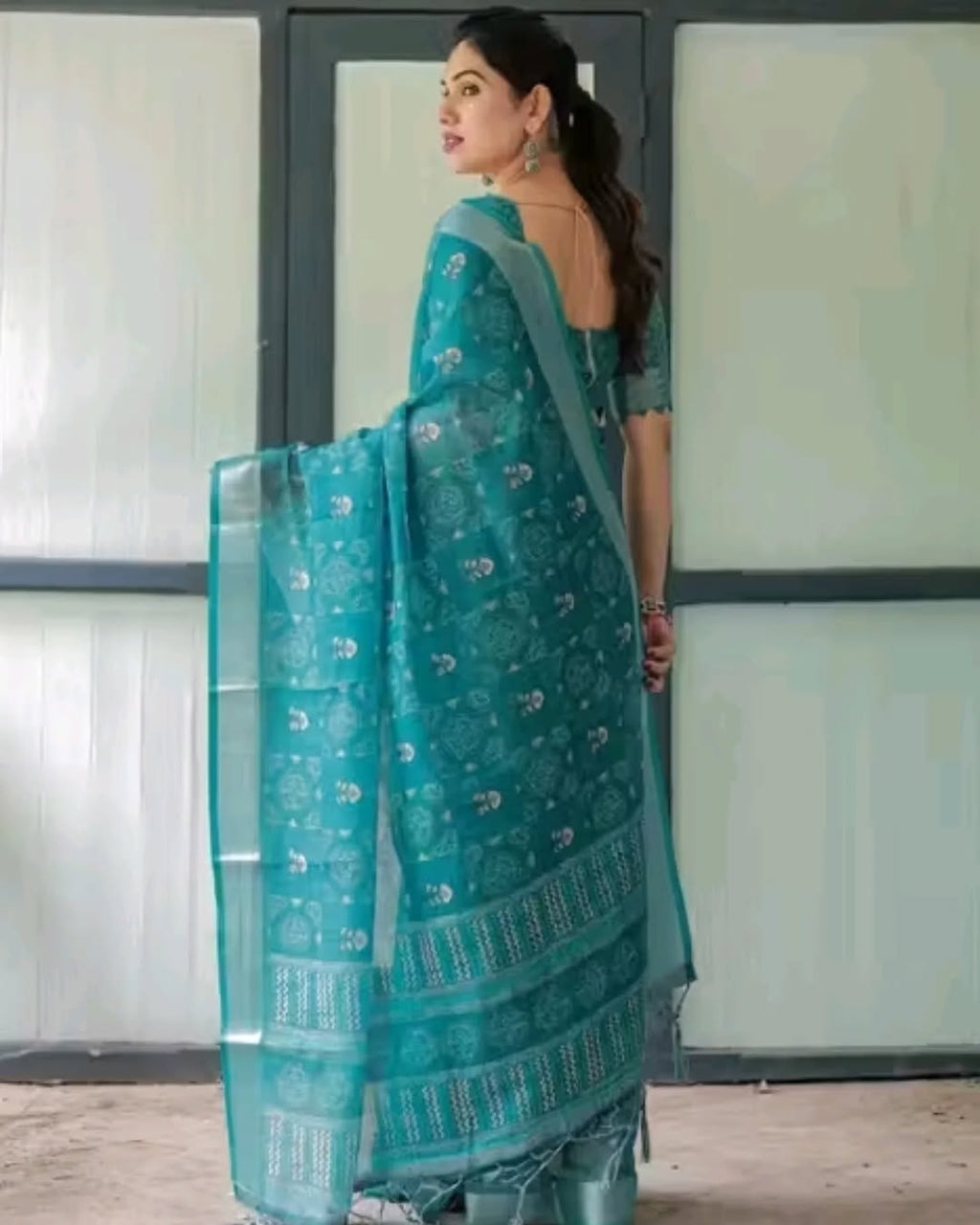 Myra Voguish Sarees