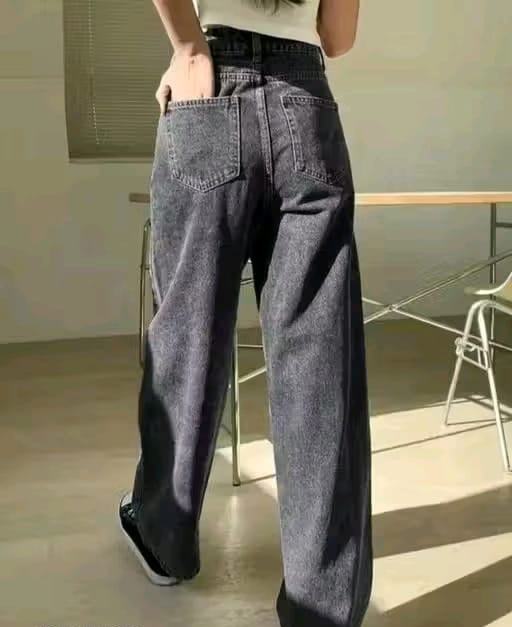 Straight Fit Loose Jeans